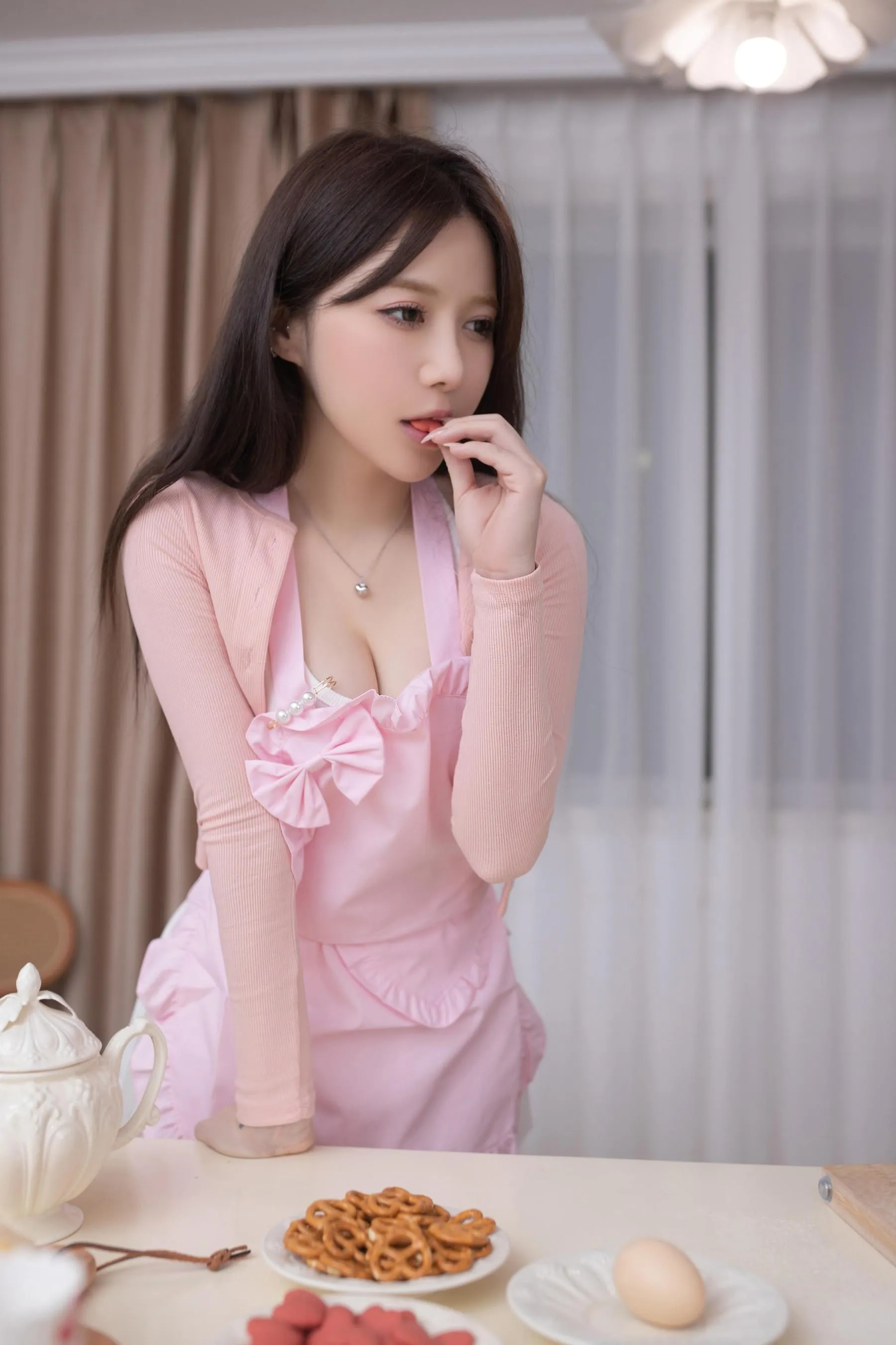 NO.0032 秀人名模鱼子酱Fish内部私购未上架《一点甜》写真 [80P]插图1